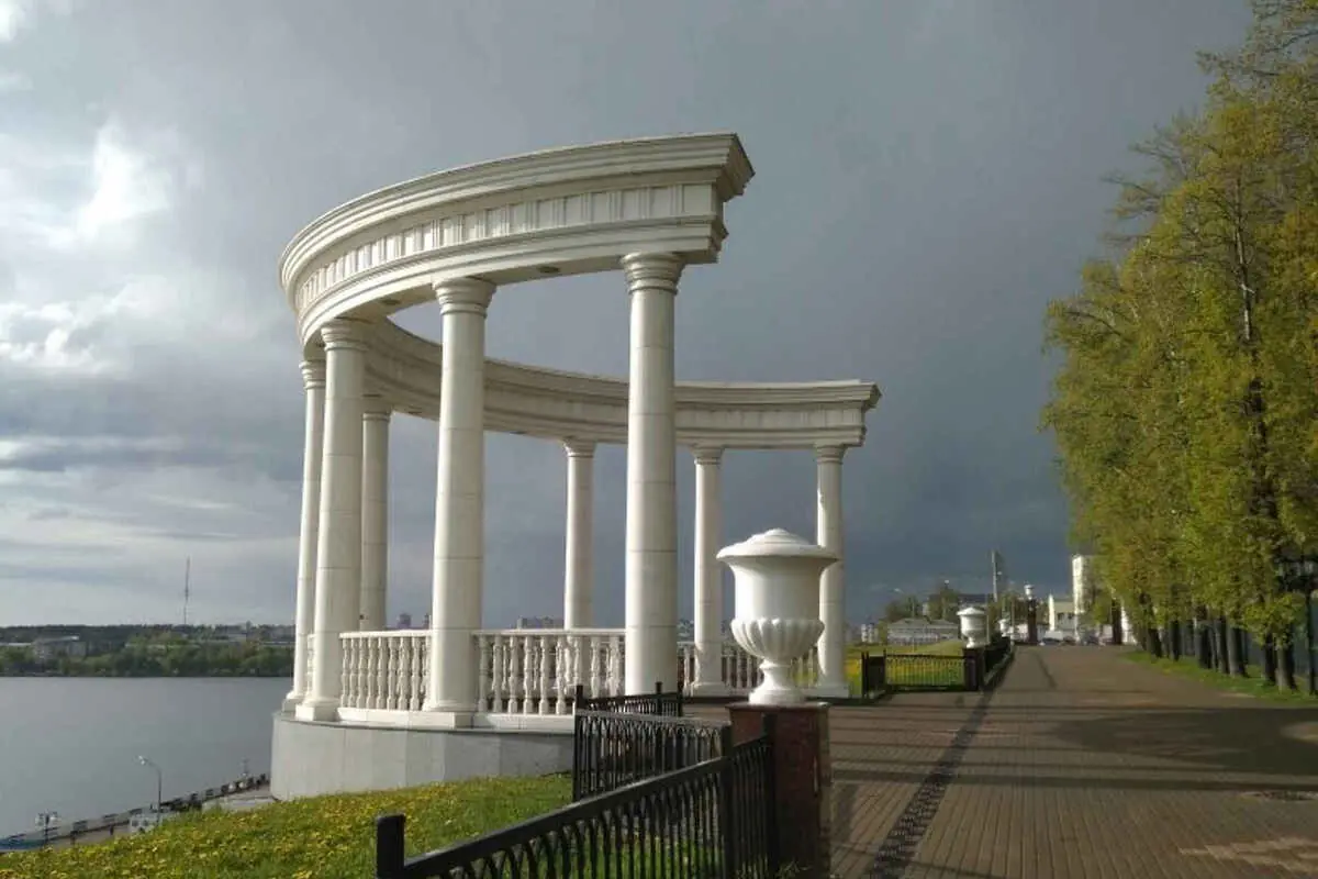 Откройте двери в мир квестов!